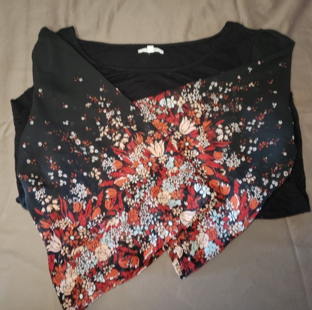 Maurices black top with sheer floral sleeves - read description